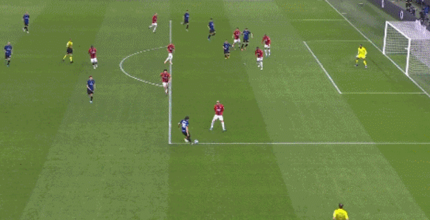 火箭与开拓者交易四名球员及选秀权，换得阿夫迪亚，以解决薪资压力和阵容调整。