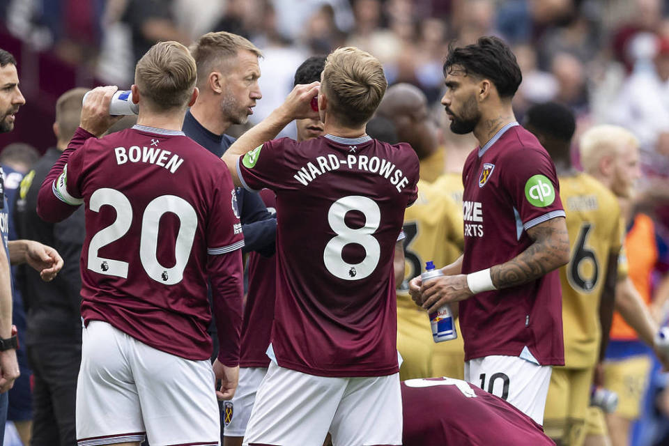 大连英博队迎来队史第100场比赛