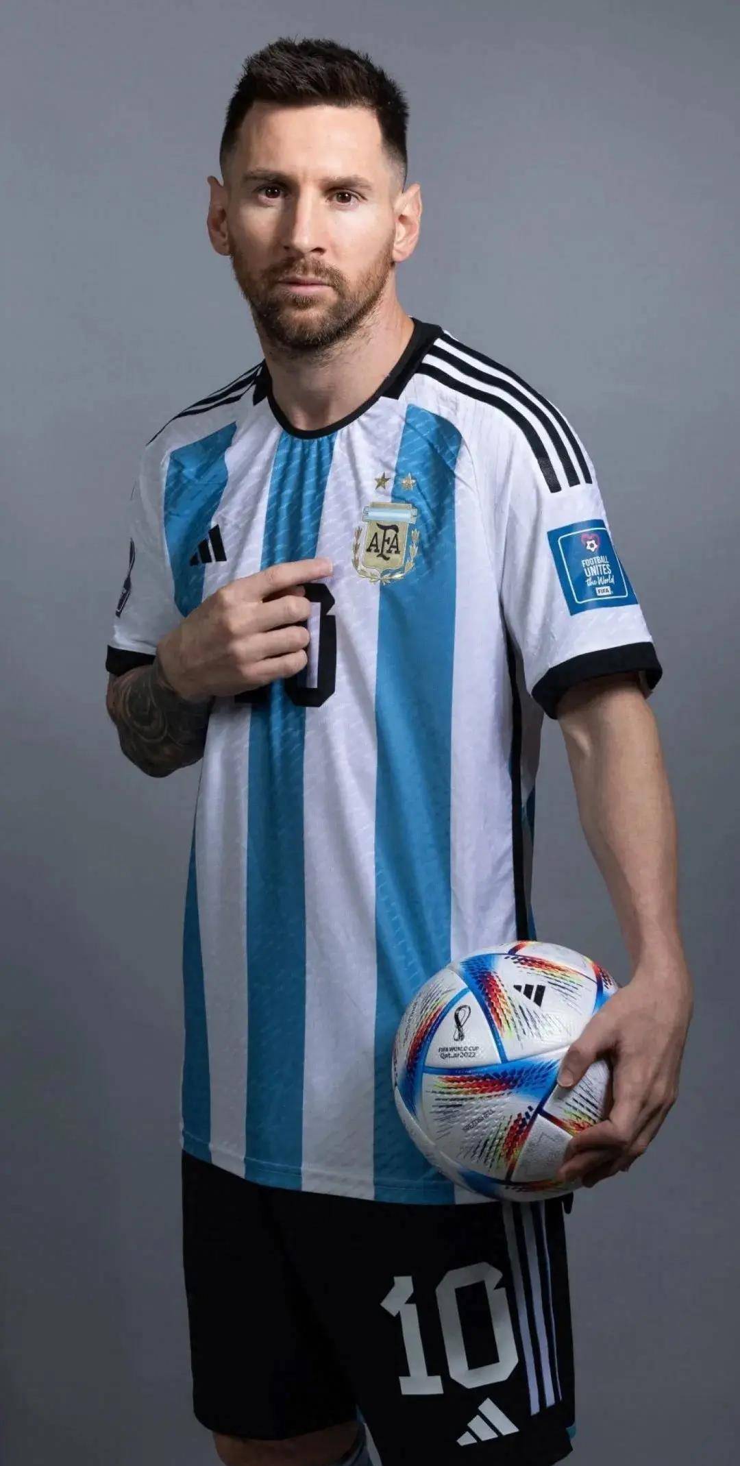 球迷反应两 球迷反应两